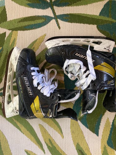 Used Bauer Regular Width  Pro Stock Size 7 Supreme UltraSonic Hockey Skates