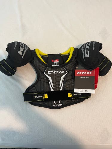 New Medium CCM Tacks 9550 Shoulder Pads