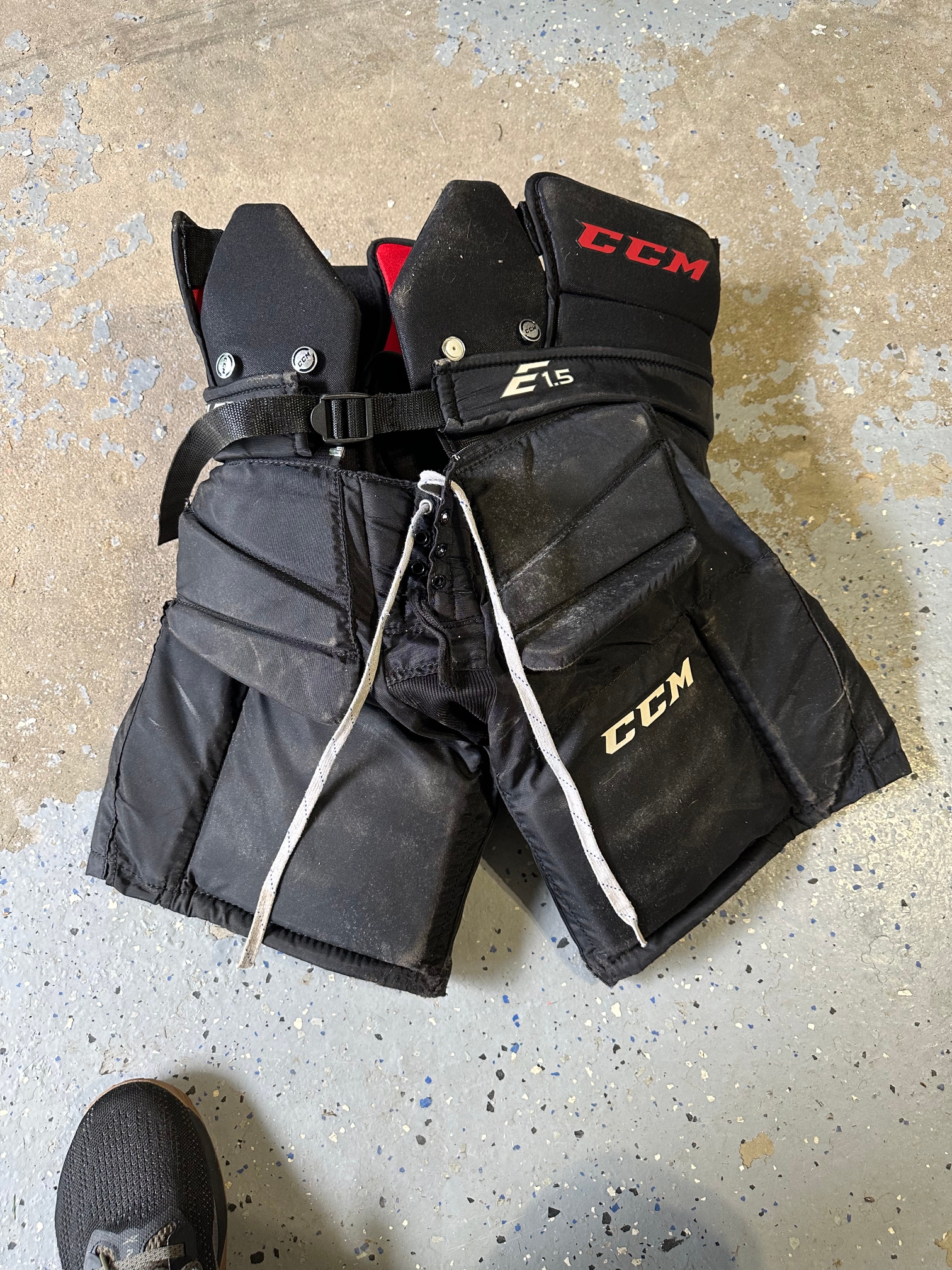 Junior Used Medium CCM E1.5 Hockey Goalie Pants