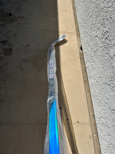 Senior Right Handed P92 Nexus Sync Hockey Stick