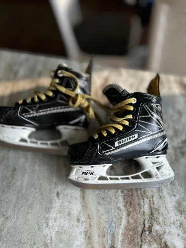 Used Bauer Regular Width Size 12.5 Supreme 1S Hockey Skates