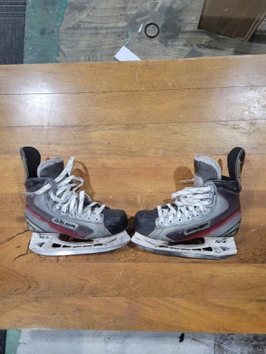 Used Bauer Vapor X7.0  Size 5.0 Hockey Skates