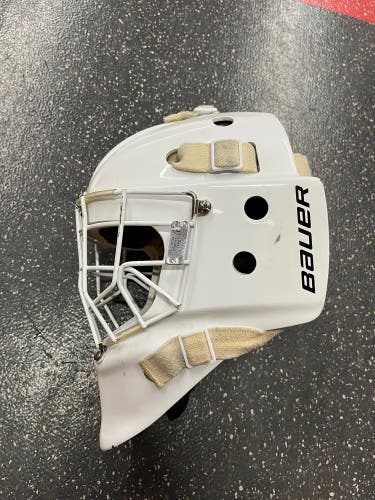 Senior Medium Bauer Profile 960XPM Goalie Mask