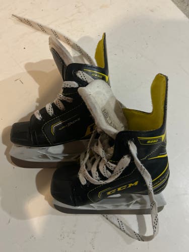 Youth Used CCM Tacks 9350 Hockey Skates Regular Width Size 10