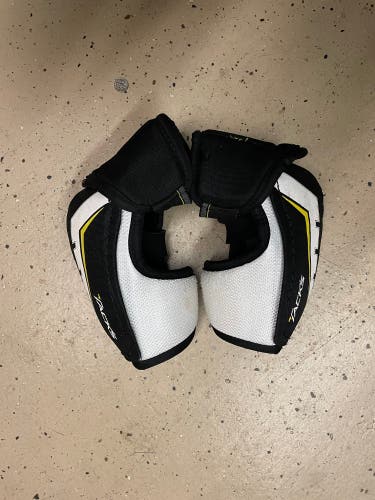 Small CCM Tacks Elbow Pads