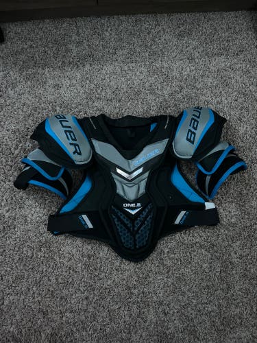 New Large Bauer Supreme One.8 Shoulder Pads