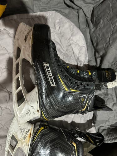 Used Bauer Regular Width  Size 7 Supreme 2S Pro Hockey Skates