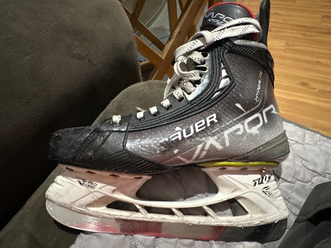 Used Bauer Regular Width   Size 7 Vapor Hyperlite Hockey Skates