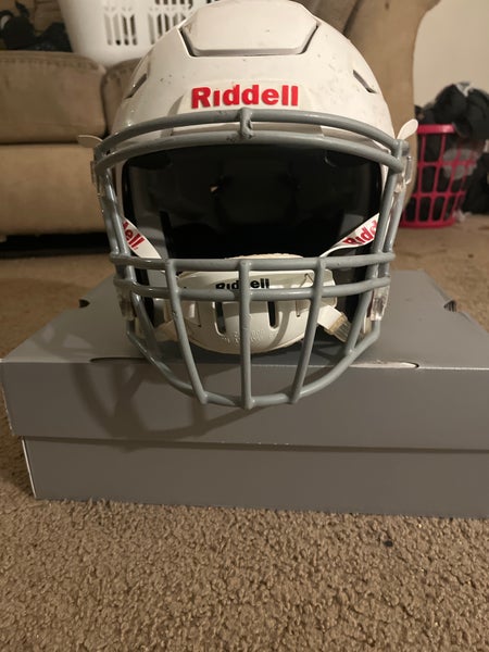 Youth used Medium Riddell SpeedFlex Helmet