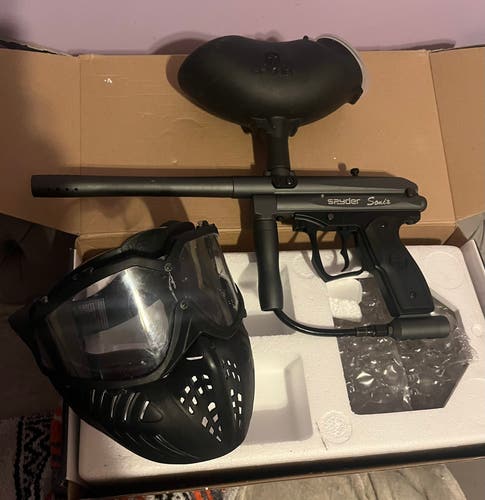Used Spyder Paintball Package