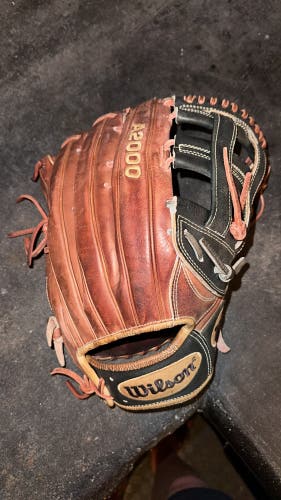 2021 Outfield 12.75" A2000 1799 Baseball Glove