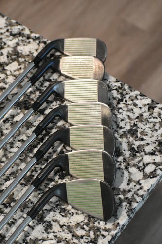 Men's Right Handed Regular Flex Steel Shaft Bombtech Golf 3.0 Iron Set