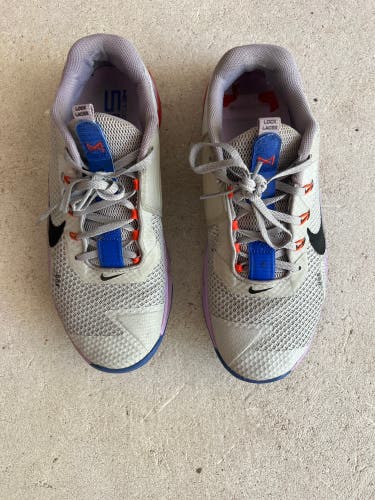 Gray Men's Size 9.5 (Women's 10.5) Nike Metcons Shoes