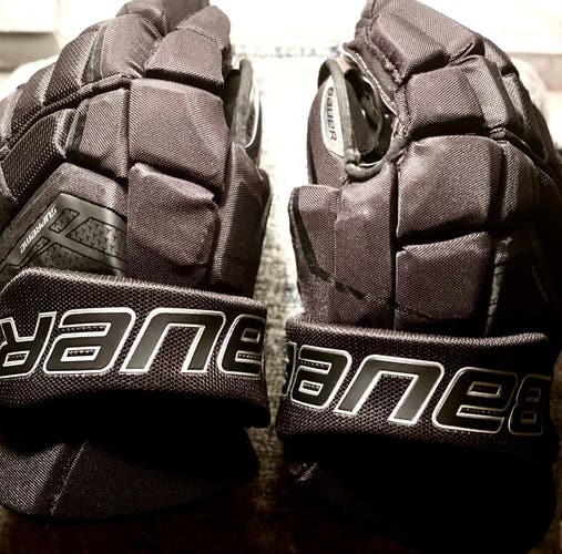 Bauer 14"  Supreme 3s Gloves