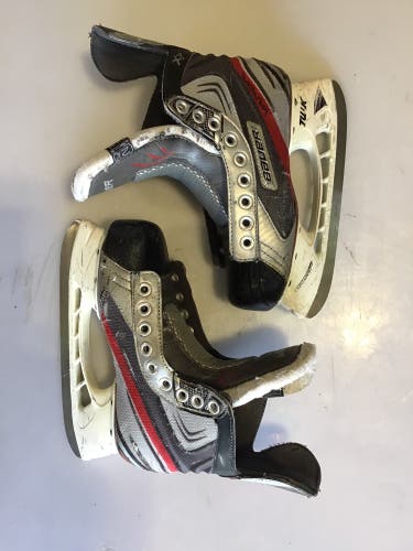 Used Bauer Regular Width Size 2.5 Vapor X3.0 Hockey Skates