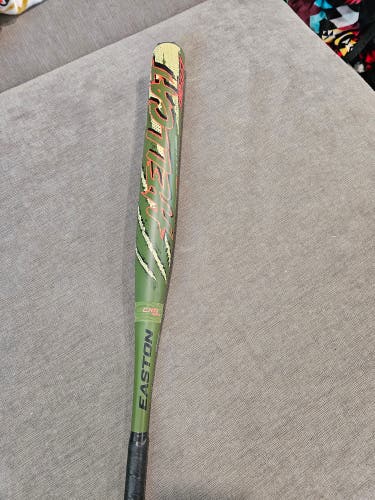 Used 2022 Easton Composite Hellcat Bat (-7) 27 oz 34"