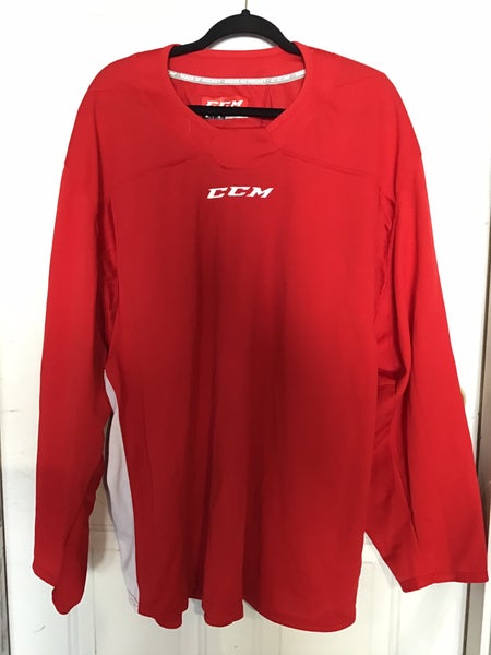 Red Used Adult Unisex CCM Jersey Xl