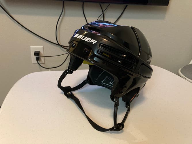 Used Medium Bauer  Re-Akt 75 Helmet