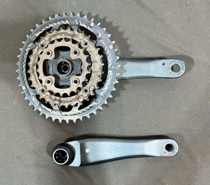 Shimano Deore LXクランクセットFC-M572 Shimano Deore LX Hollowtech FC-M572 175 Triple Crank Arms
