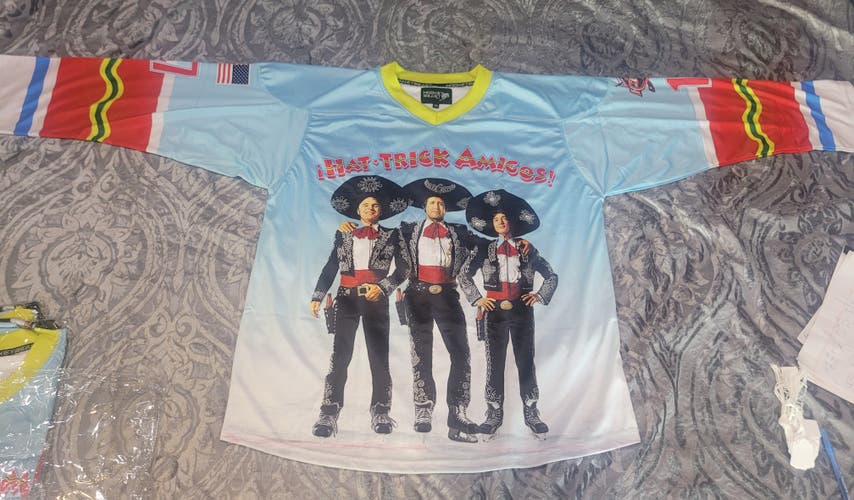 HAT TRICK AMIGOS (TREE AMIGOS) TRIBUTE HOCKEY JERSEY XL #17 CUSTOM UNIQUE 3RD LINE HOCKEY APPAREL