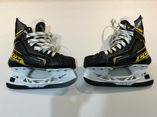 CCM SUPER TACKS CLASSIC PLUS SKATES INT-JR SIZE 3.5 WIDTH D