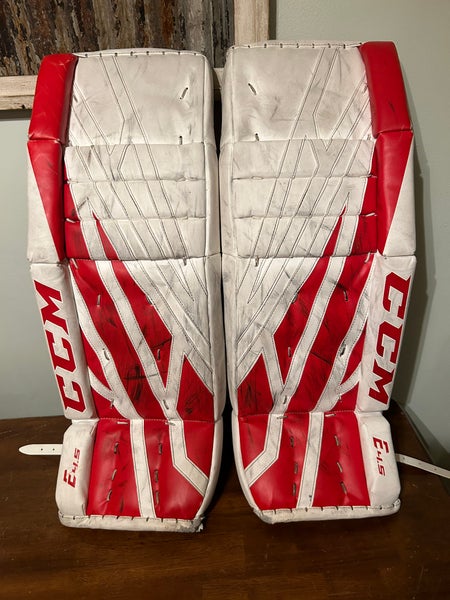 28" CCM Extreme Flex E4.5 Goalie Leg Pads