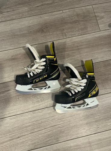 CCM Super Tacks 9380 Youth Hockey Skates - Size 13.5