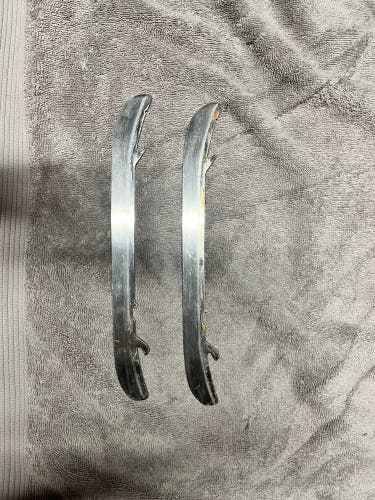 Slightly Used Bauer LS3 Steel 238mm