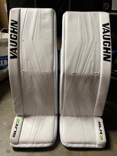Like New 33" Vaughn SLR3 Pro Carbon Goalie Leg Pads