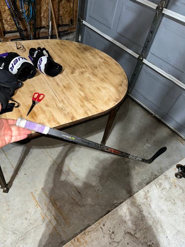 Senior Left Hand P28 Vapor Hyperlite Hockey Stick