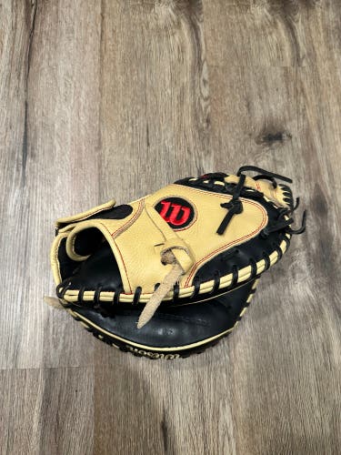 Used Right Hand Throw 32.5" A700 Baseball Glove