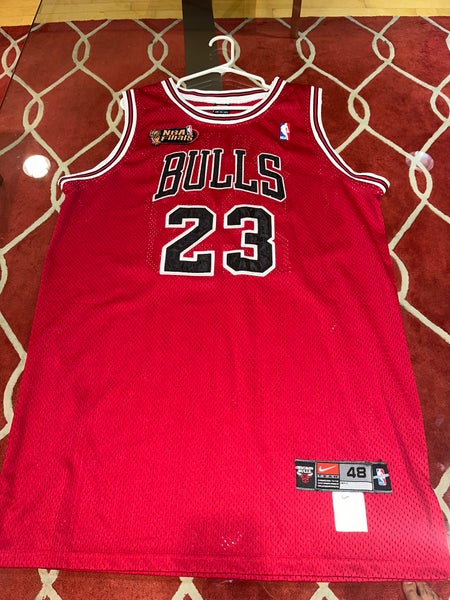 Chicago Bulls Championship Basketball Michael Jordan Shirt Vintage
