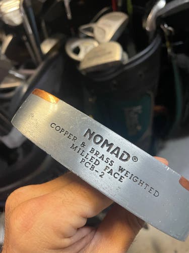 golf putter Nomad pcb2 in right hand  Graphite shaft