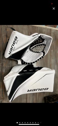 Like New Junior BAUER S27 Glove & Blocker S18