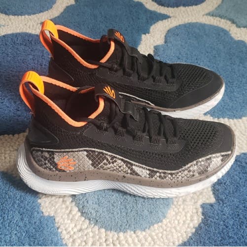 Kid's Size 6.5 Under Armour Curry 8 Shoes