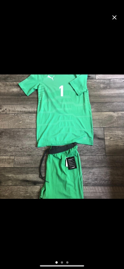 Puma EvoKnit Goalkeeper Kit Lot