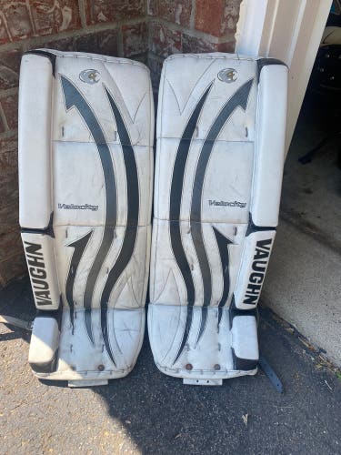 Vaughn Velocity 29” +1.5 goalie pads