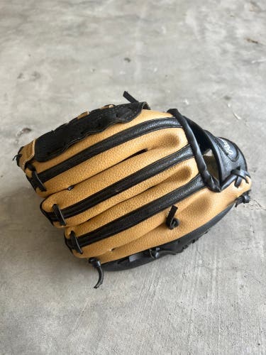 A2-2 Used Rawlings Player series Right Hand Throw Baseball Glove 9"