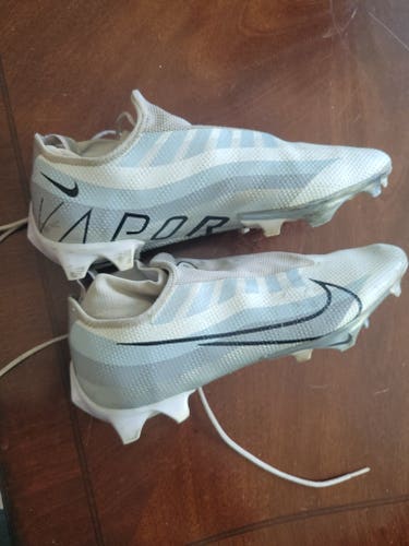 Used Men's Size 12 (Women's 13) Molded Cleats Nike Low Top