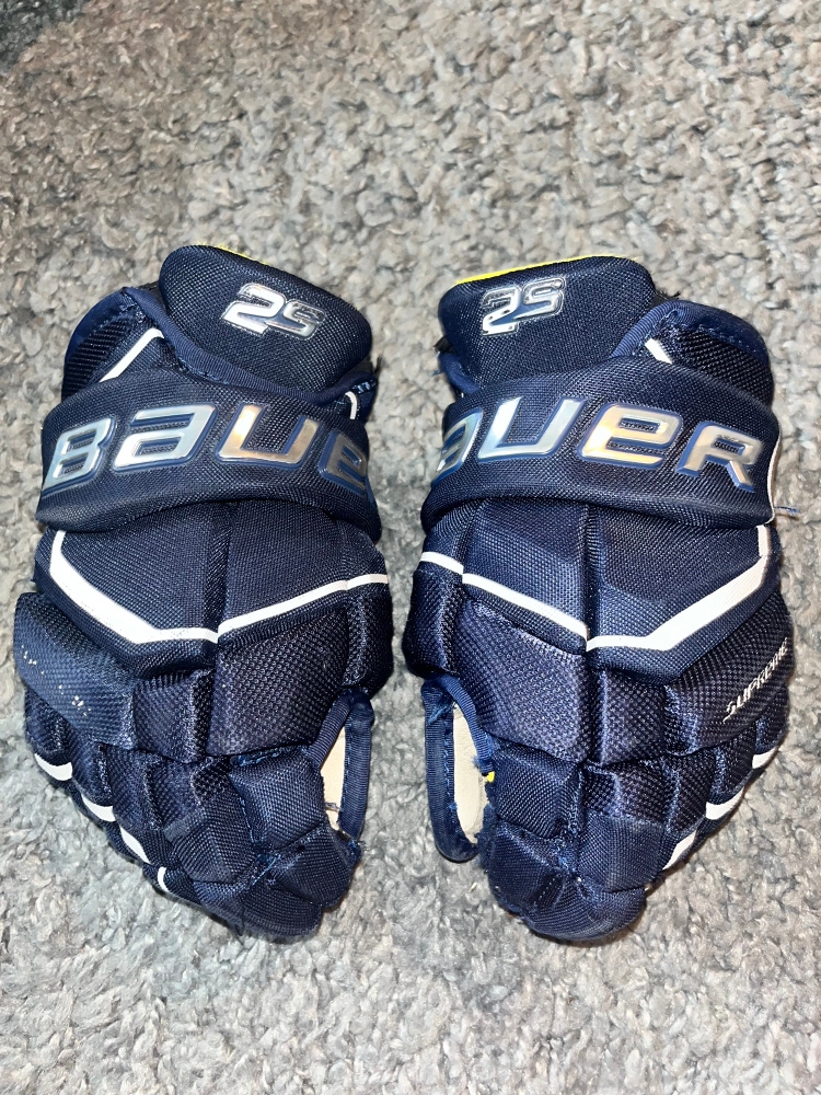 Used Bauer 10" Supreme 2S Pro Gloves