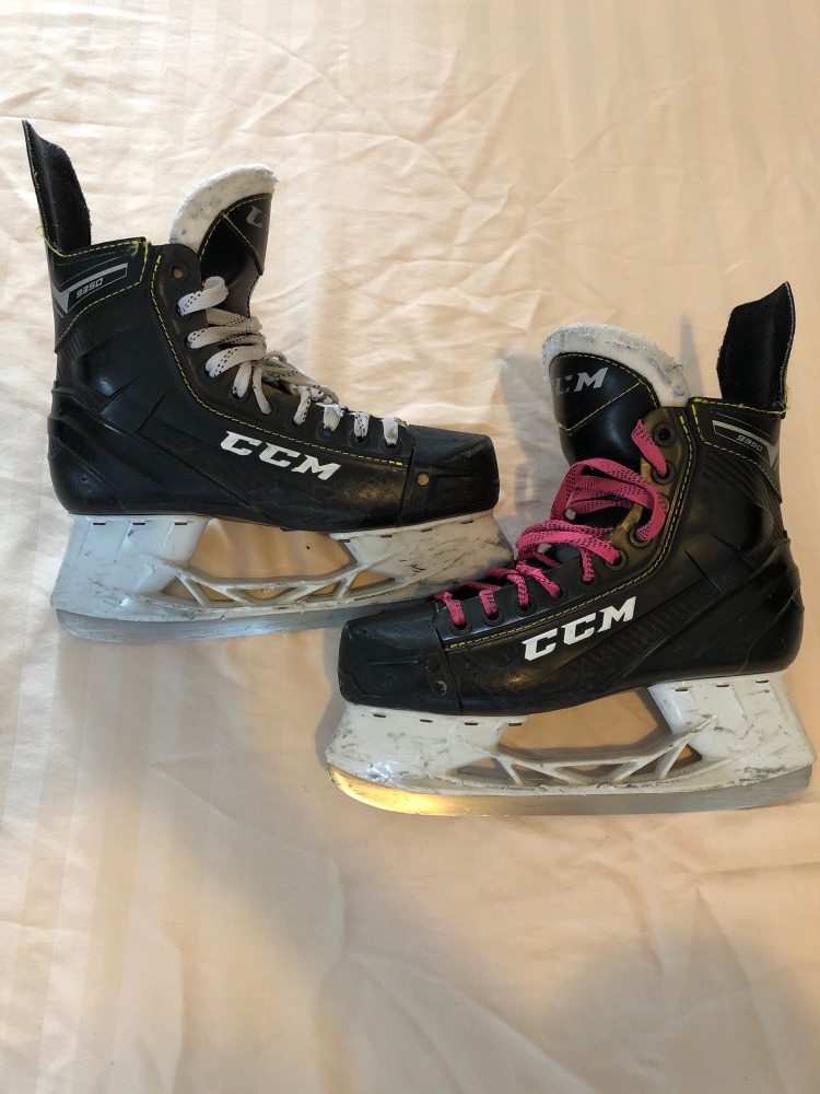 Used Senior CCM Super Tacks 9350 Hockey Skates (Regular) - Size: 6.0