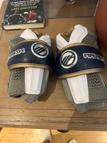 Navy Midshipmen Maverik  Arm Pads
