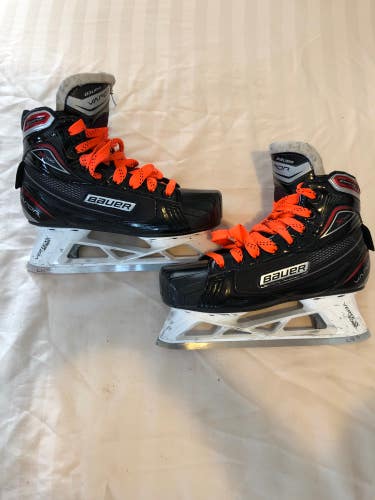 Used Junior Bauer Vapor X700 Hockey Goalie Skates (Regular) - Size: 3.5