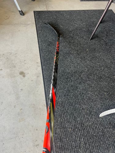 Senior Right Handed P28  Vapor 2X Pro Hockey Stick