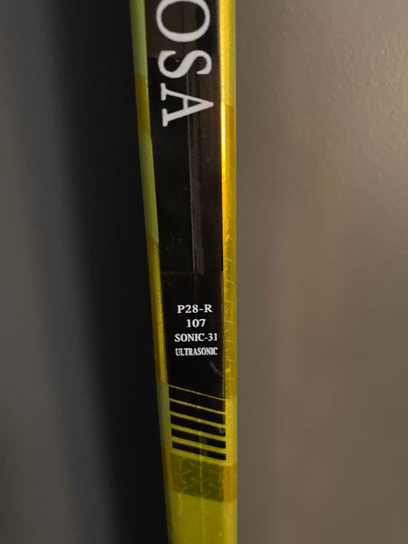 Senior Right Handed P28 Supreme UltraSonic Hockey Stick