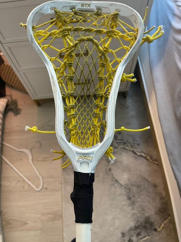 STX Crux Pro Elite Complete Women's Stick - White/YIw