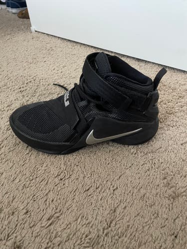 Used Kid's Size 6.0 (Women's 7.0) Nike Lebron 9 Shoes