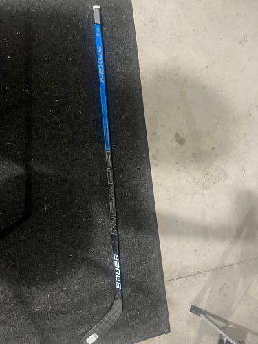 Senior Right Handed P28 Pro Stock Nexus 2N Hockey Stick