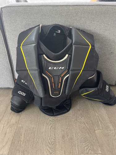 CCM  Axis pro Goalie Chest Protector