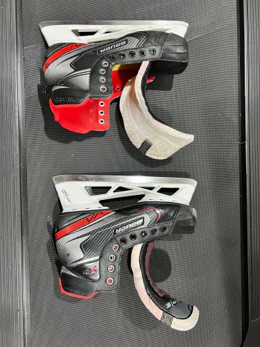 Used Bauer Regular Width  Size 10.5 Vapor X2.7 Hockey Goalie Skates